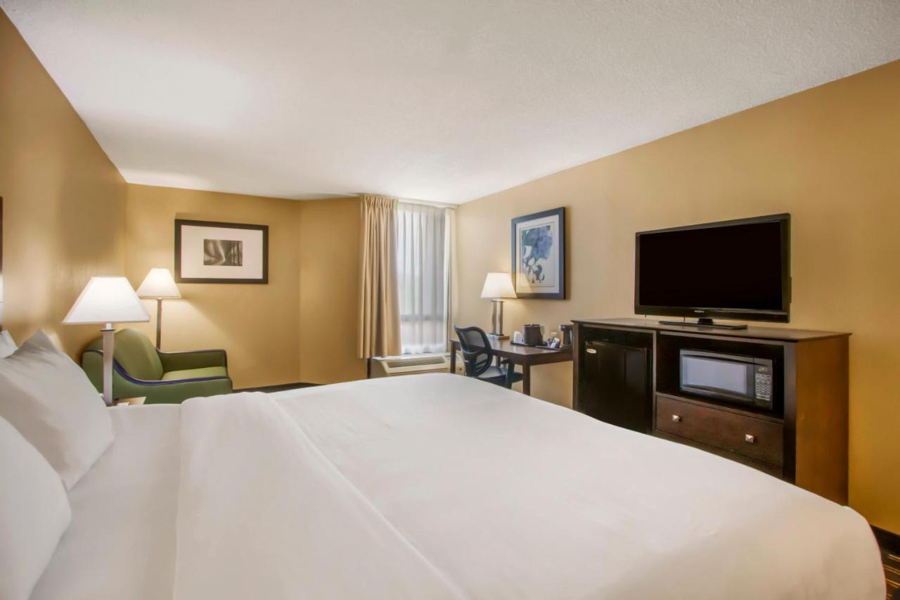 פלטצ'ר Clarion Inn Asheville Airport מראה חיצוני תמונה
