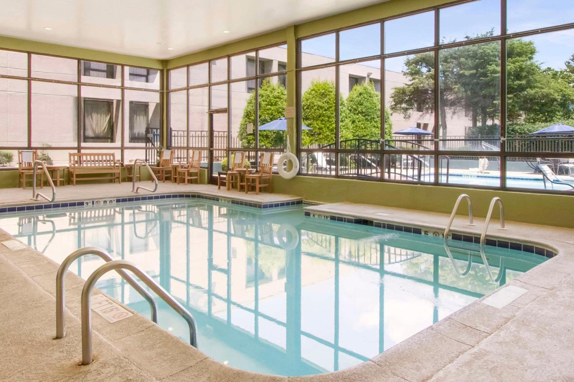 פלטצ'ר Clarion Inn Asheville Airport מראה חיצוני תמונה